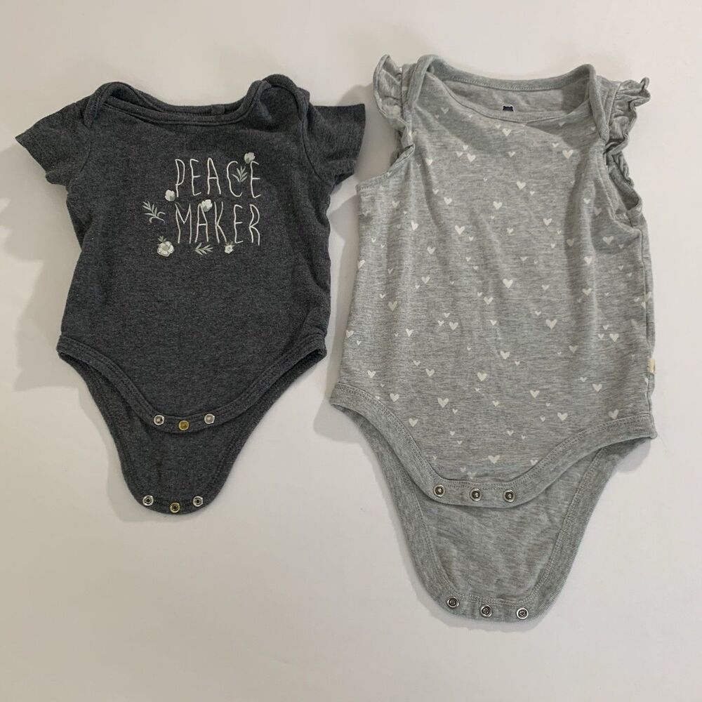 Set of 2 Bodysuit Baby Girl 6-9M Gray Floral Hearts‎ Peace Maker Boho Neutral
